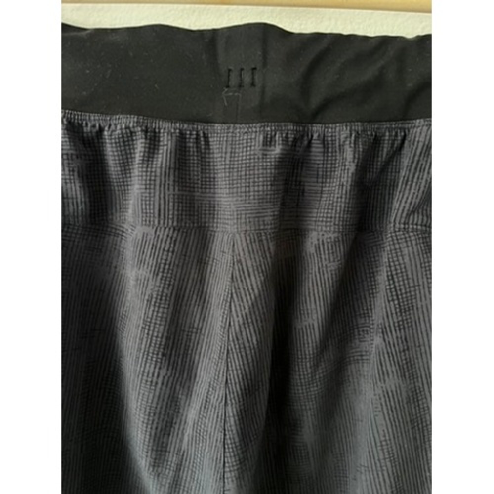Lululemon T.H.E. Short 9" Linerless Grid Lines Deep Coal Black size small - Picture 9 of 13